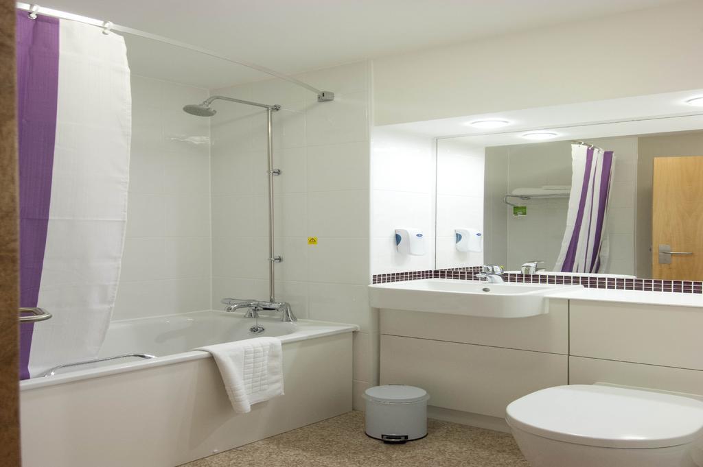 Premier Inn Birmingham City - Aston Szoba fotó