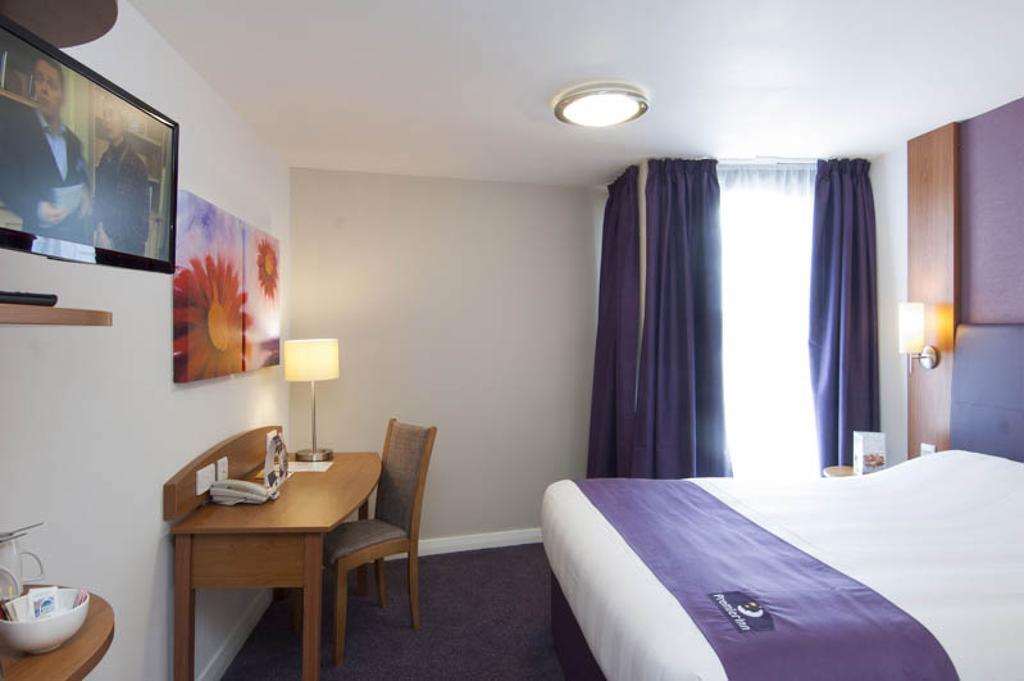 Premier Inn Birmingham City - Aston Szoba fotó