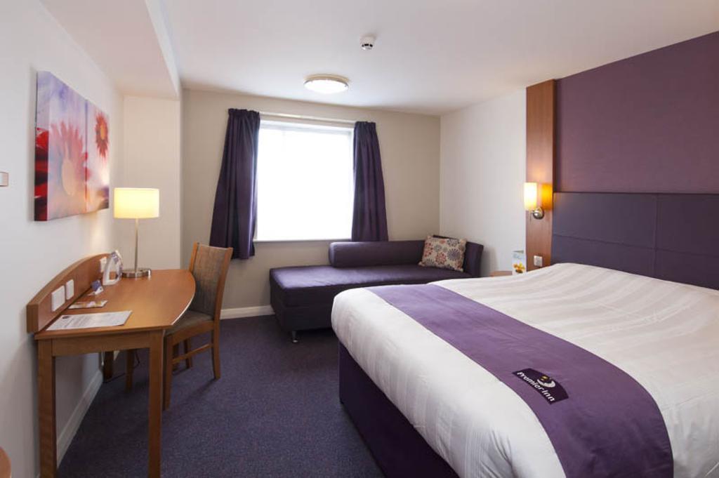 Premier Inn Birmingham City - Aston Kültér fotó