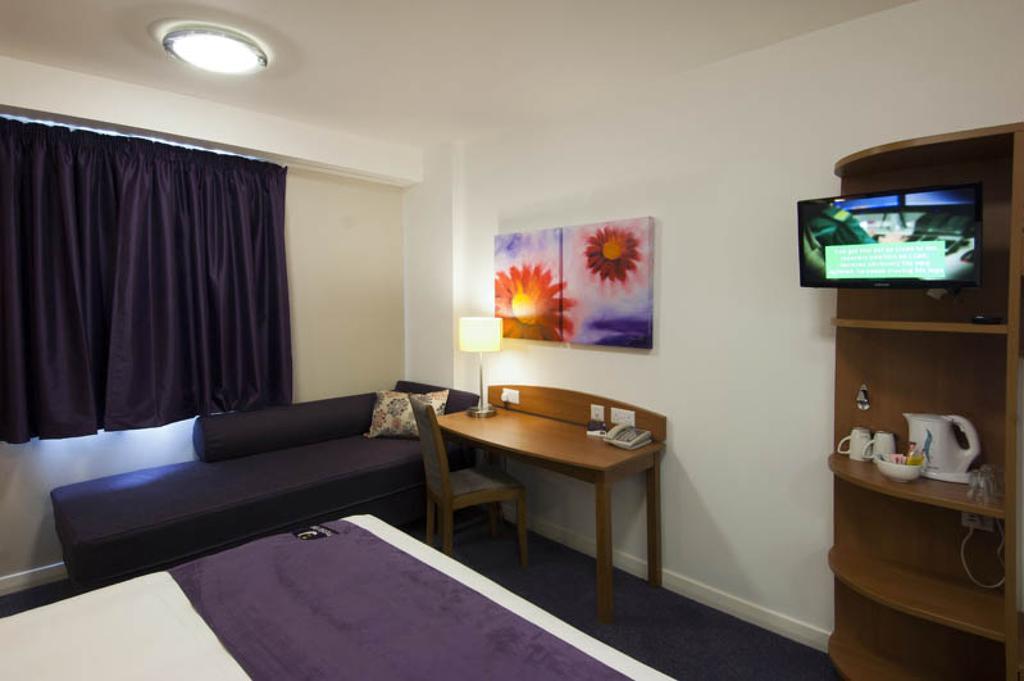 Premier Inn Birmingham City - Aston Szoba fotó