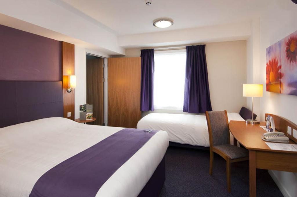 Premier Inn Birmingham City - Aston Szoba fotó
