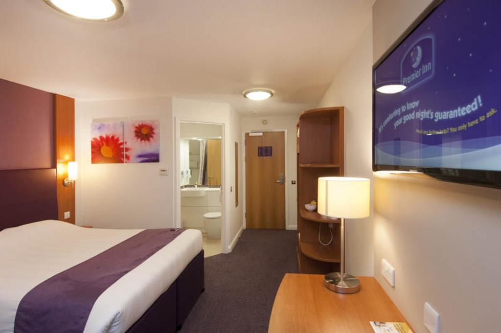 Premier Inn Birmingham City - Aston Kültér fotó