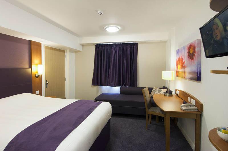 Premier Inn Birmingham City - Aston Kültér fotó